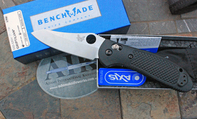 Benchmade GRIPTILIAN AXIS LOCK Model 550-S30V