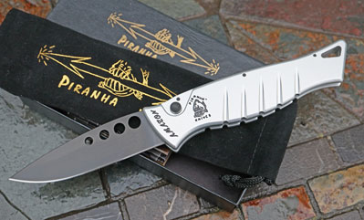 Piranha AMAZON Auto w/Silver Handles & Black 154-CM Blade