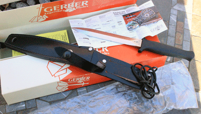 Early 1982 Gerber Guardian II Survival Knife w/Leather Sheath