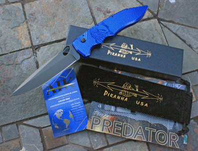 Piranha PREDATOR Auto w/Special Blue Frame & Black S30V Blade