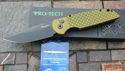Protech Special Green Fish Scale TR3 w/ Black Blade